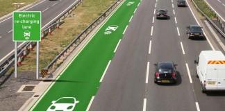 Veľká Británia testuje cesty, ktoré počas jazdy dobíjajú elektromobil