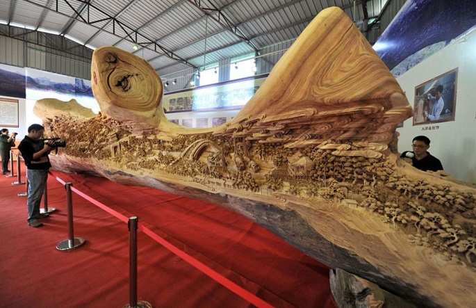Zhen Chunhui najväcsie dielo vyrezane do dreva 2